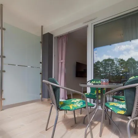 Apartment Przy Jeziorze Nr 2 *